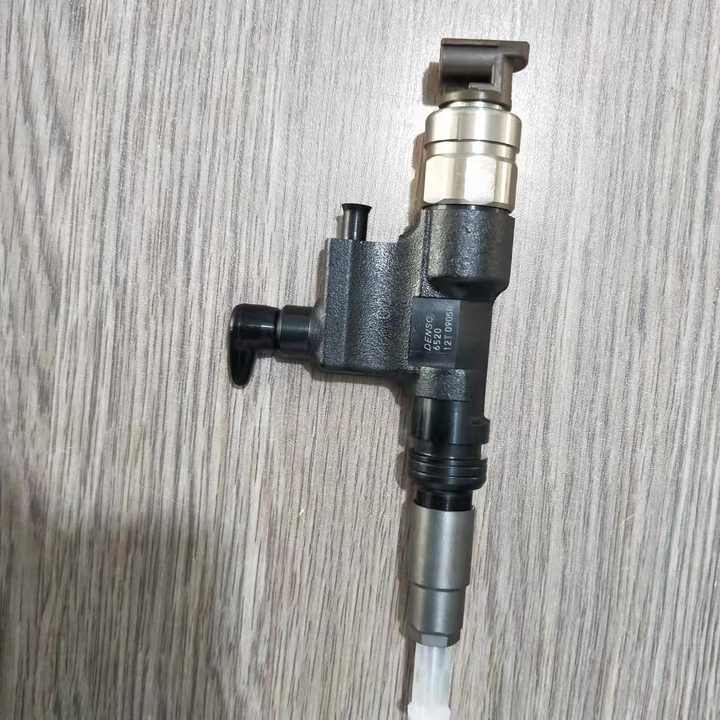 Common Rail Injector 095000-8100/8871